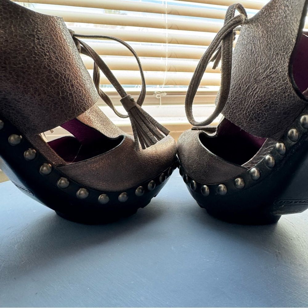 Coach ♥ Poppy Bronze Studded Platform Heels – Size 7.5 - Picture 6 of 15